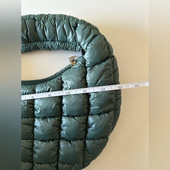 NWOT Quilted Padded Cloud Hobo Shoulder Bag in Deep Green - Picture 6 of 8